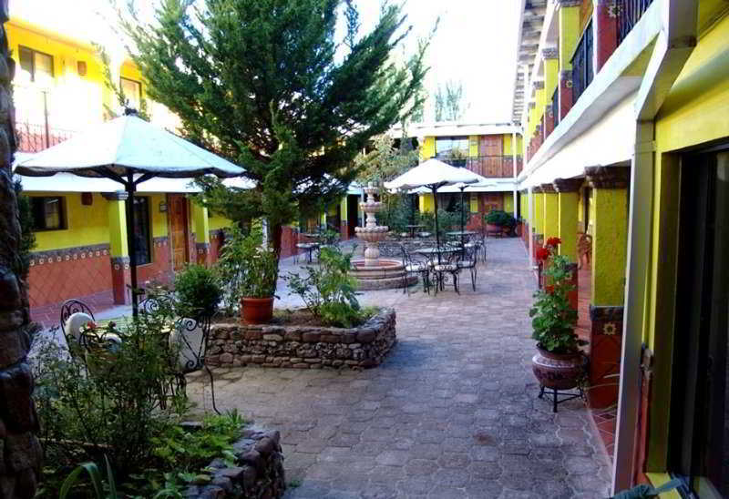Plaza Mexicana Margarita'S Creel Exteriör bild
